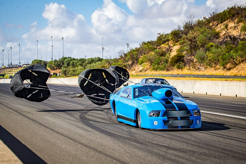 VT Racing car with parachutes